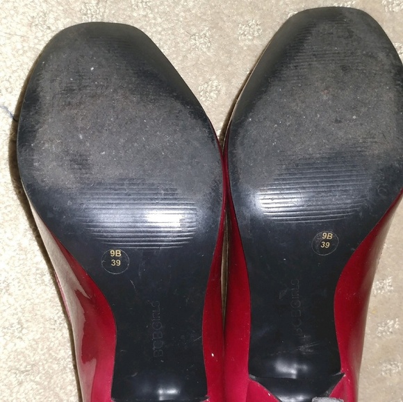 BCBG red ombre heels... - Picture 3 of 3